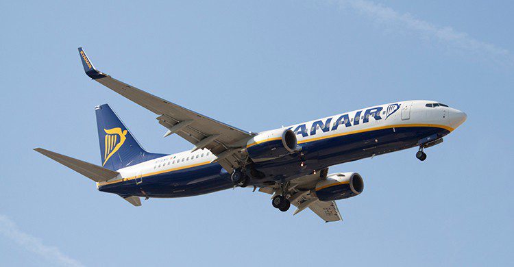 Los pasajeros del avión de Ryanair llegaron 15 minutos más tarde al aeropuerto por el incidente (iStock)