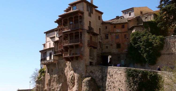 Las famosas Casas Colgadas de Cuenca (Fuente: Toni Rodrigo / Flickr)