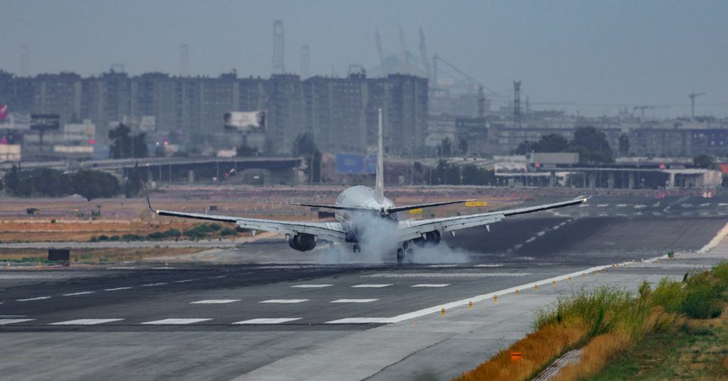 Sigue leyendo Evacuados los pasajeros de un vuelo por llenarse de humo la cabina
