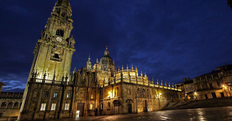 Una de las famosas plazas de Santiago de Compostela (Fuente: Feans / Flickr)