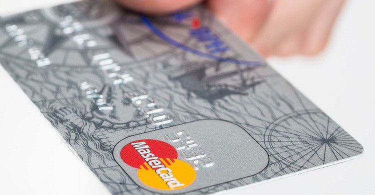 La tarjeta de crédito siempre es una ventaja en viajes al extranjero (Fuente: cafecredit,com / Flickr)