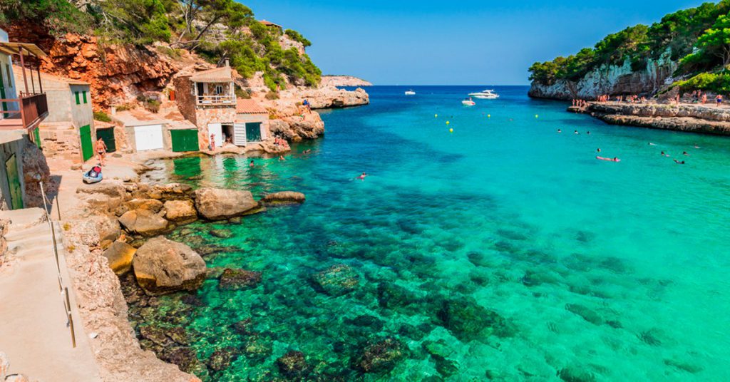 Sigue leyendo Las 8 capitales de España con las mejores playas