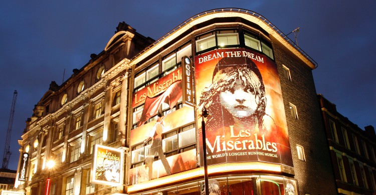 Fachada del London Queen's Theatre