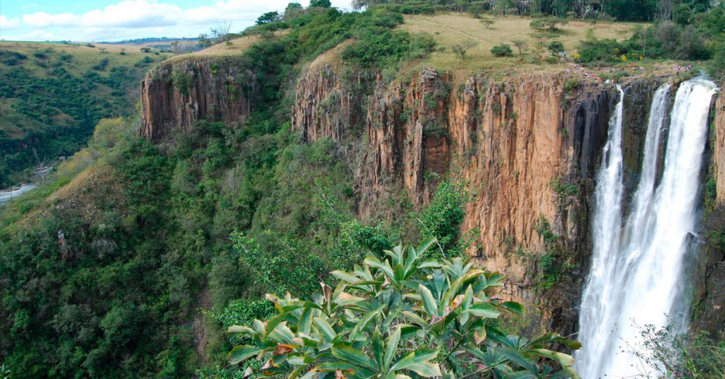 imagen cataratas piscinas Howick Sudafrica