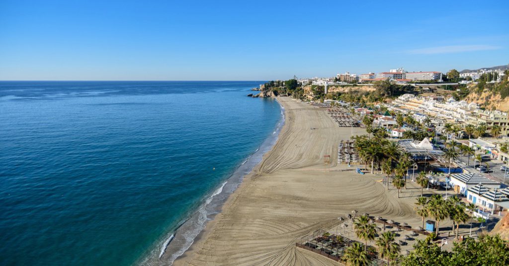 imagen playa de burriana Nerja