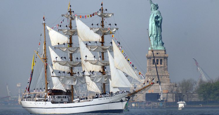 Nueva York es un clásico en cuanto a destinos de fiestas en barco (Fuente: Dvidshub / Flickr)