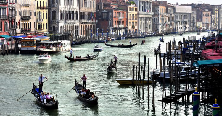 Disfruta de las múltiples fiestas en barco que se dan cita en Venecia (Fuente: Gnuckx / Flickr)