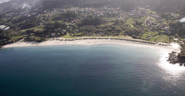 Playa de AreaBrava en Pontevedra, Galicia (Fuente: turismo.gal)