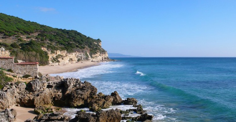 Playa de Castillejos en Caños de Meca, Cádiz (Fuente: muchoequipaje.com)