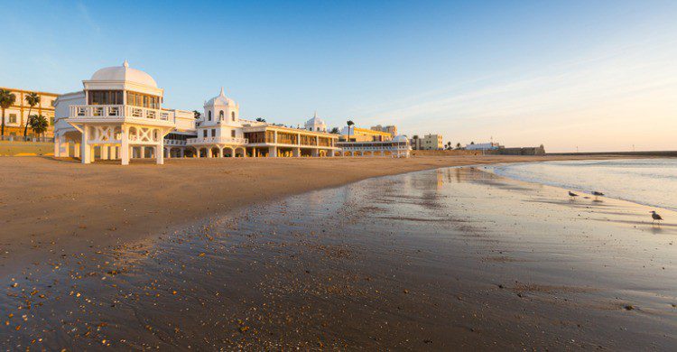 Playa de la Caleta en Cádiz (Fuente: iStock)