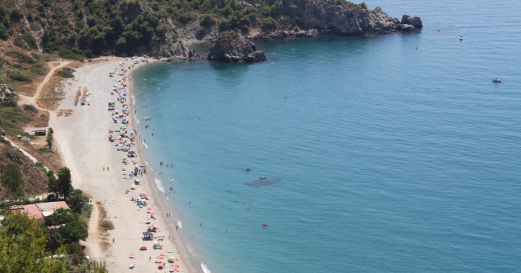 Cala de Cantarriján en Granada (Fuente: iStock)