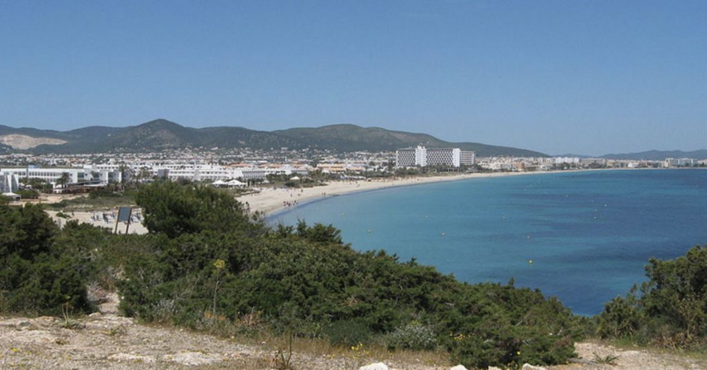 imagen playa Bossa Ibiza