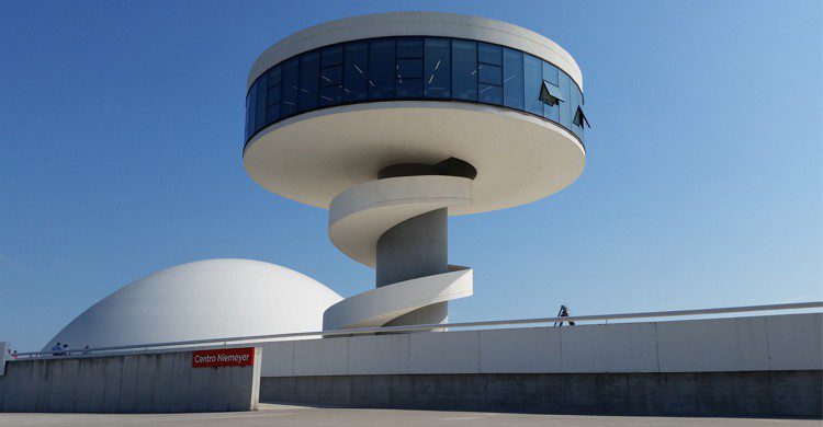 El Centro Niemeyer de Avilés (Fuente: Michel Curi / Flickr)