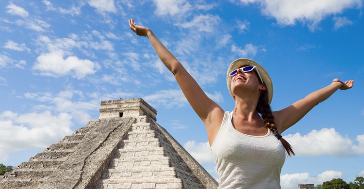 Turista en Chichén Itzá (iStock)