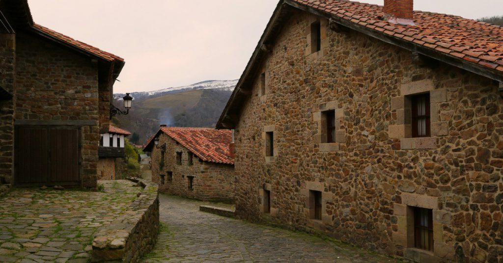 Sigue leyendo Las 7 ciudades más pequeñas de España que debes visitar