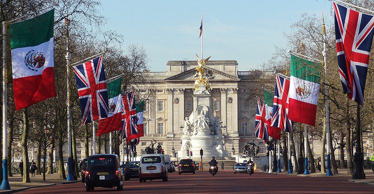 Buckingham Palace (Pixabay)