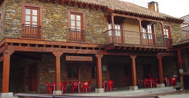Puebla de la Sierra (Wikimedia Commons)
