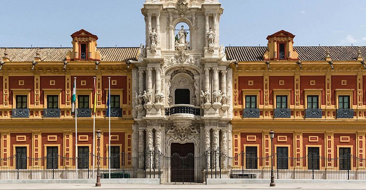 Una de las arquitecturas mas impactantes, el Palacio de San Telmo (Pixabay)