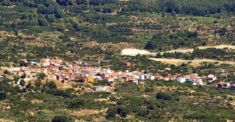 Vistas de Cabrero en el Valle del Jerte (Fuente: wikimedia)