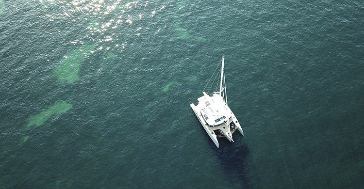 Vista de la tranquilidad de disfrutar en velero (GlobeSailor).
