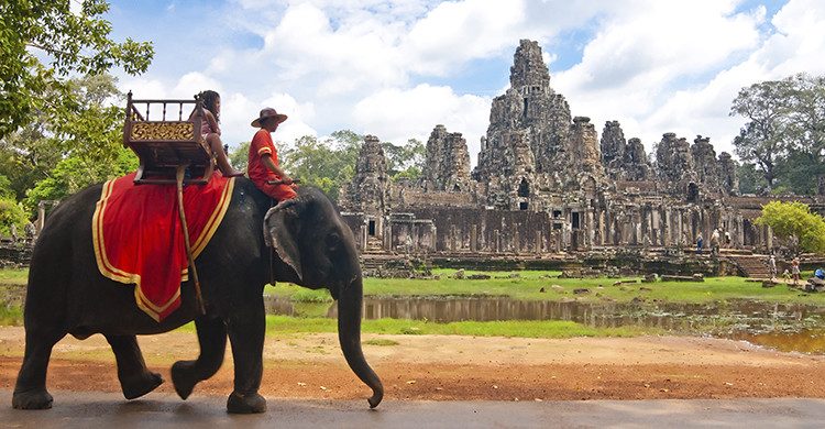 No dejes de conocer bayón en Angkor(Istock)