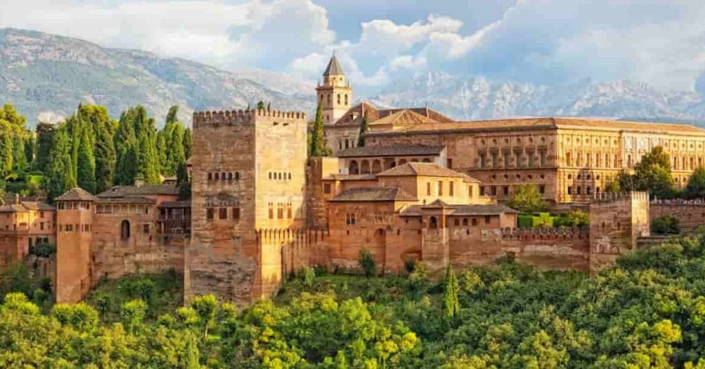 Sigue leyendo Los 10 secretos que no conocías de la Alhambra