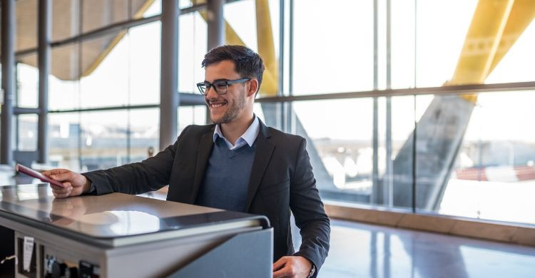Check in (iStock)