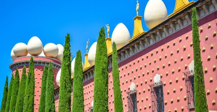 Teatro Museo Figueras Dalí forma parte de los museos virtuales de España (iStock)