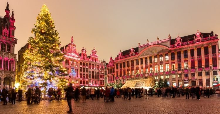 Bruselas desprende magia e ilusión en las fechas Navideñas. ¡No te pierdas su mercadillo! (iStock)