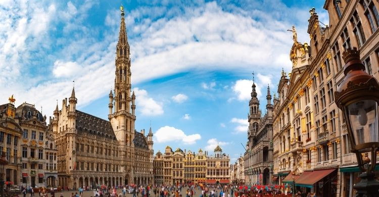 La Grand Place es el corazón de Bruselas, además de una de las plazas más impresionante de Europa (iStock)