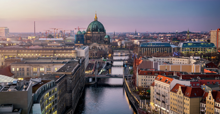 Vibrante e influyente, así te espera Berlín (iStock).