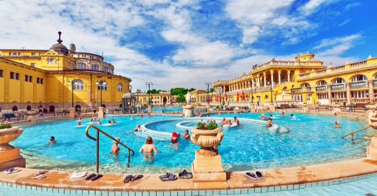 Aguas termales Széchenyi, Budapest (AdobeStock)