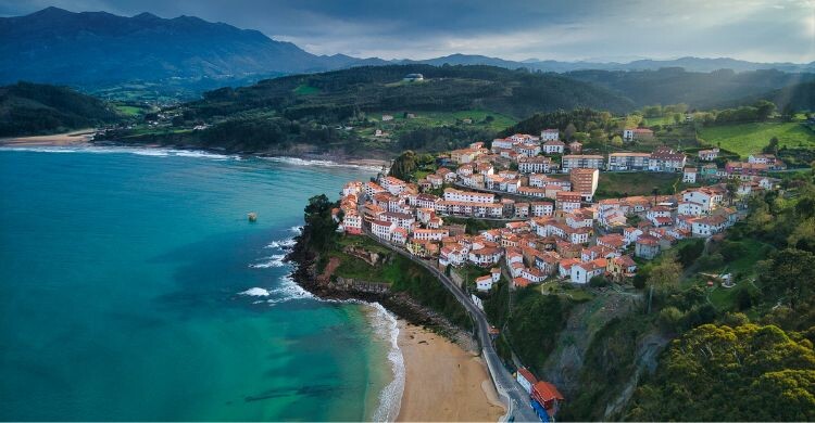 Lastres, Asturias (Adobe Stock)