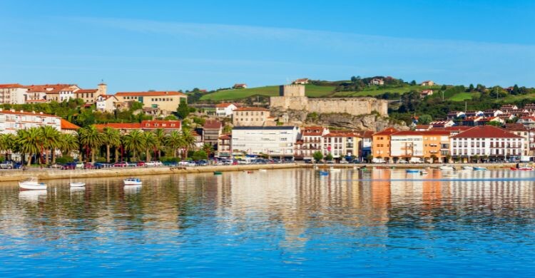 San Vicente de la Barquera (Canva)