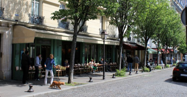 Degusta sabores franceses en este barrio bohemio (Adobe Stock)