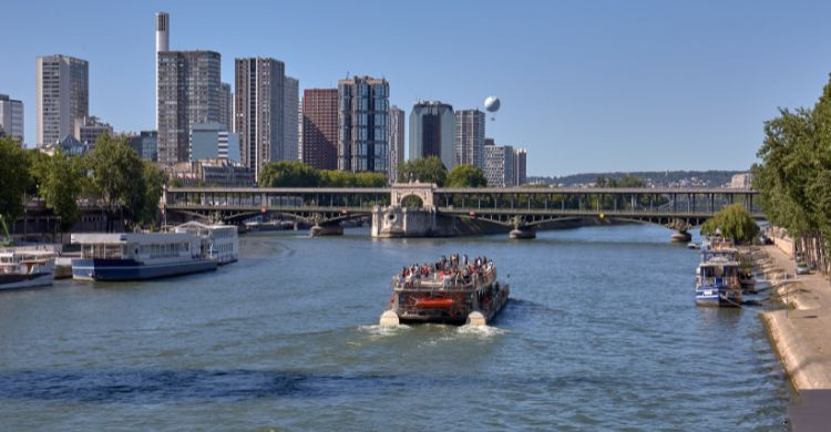  Visita la ciudad desde otra perspectiva (Adobe Stock)