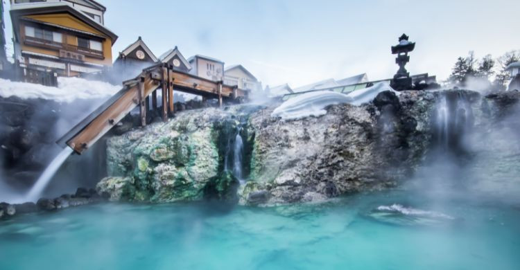 Kusatsu Onsen (Adobe Stock)
