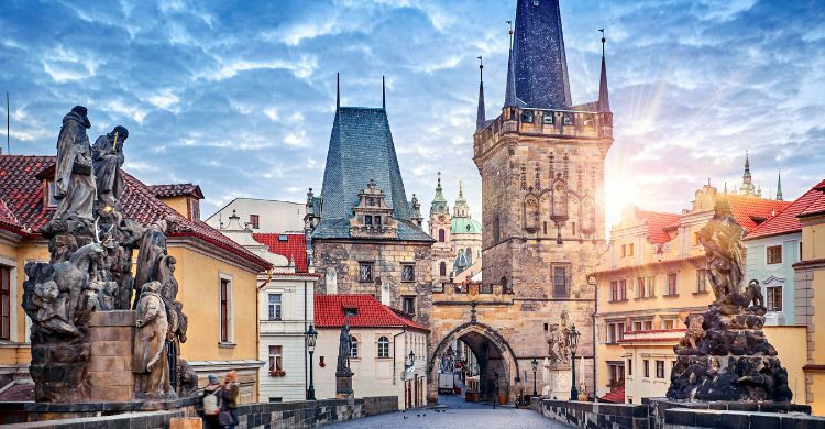 Puente Carlos (Adobe Stock)