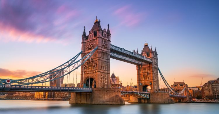 Puente de la Torre (Adobe Stock)