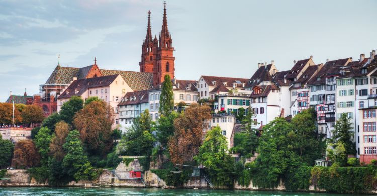 Ciudad de Basilea (Adobe Stock)