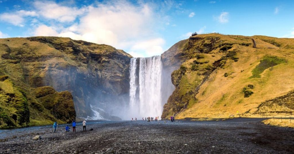 Sigue leyendo Los pueblos más bonitos de Islandia: Un viaje por la tierra de hielo y fuego