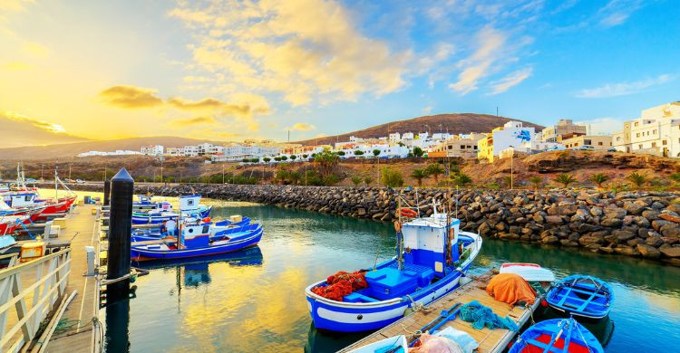 Puerto de Gran Tarajal (Adobe Stock)