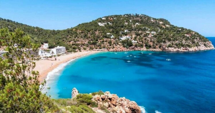 Sigue leyendo 5 planes que puedes organizar para tus vacaciones en Ibiza