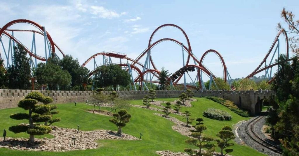 Sigue leyendo Descubre los tres mejores parques de atracciones de Europa