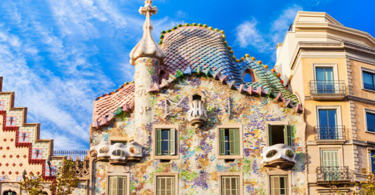 Casa Batlló (Adobe Stock)