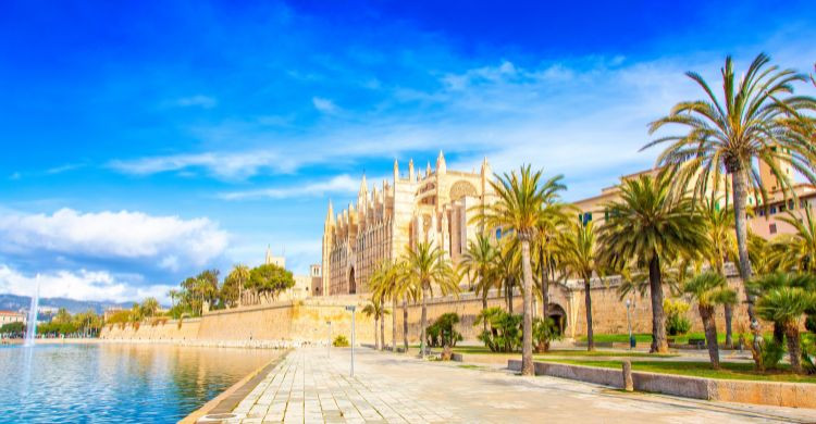 Catedral de Mallorca, Islas Baleares. (Adobe Stock)