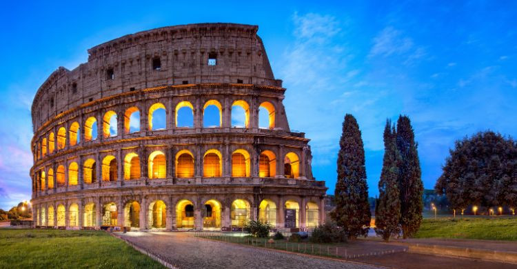 Coliseo de Roma, Italia (Adobe Stock)