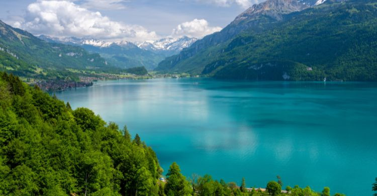 Lago de Brienz (Brienzersee), Suiza. (Adobe Stock)