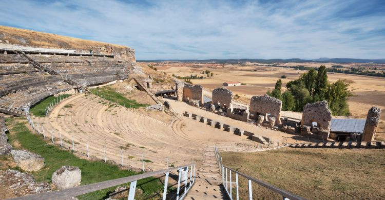 Ruinas del antiguo teatro Clunia Sulpicia, en Burgos, España. (Adobe Stock)