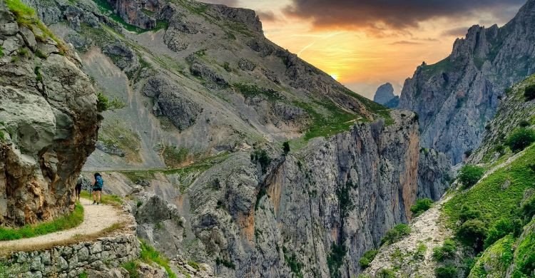 Ruta del Cares, en los Picos de Europa, entre Asturias y León. (Adobe Stock)